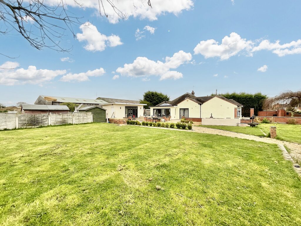 Woodhouse Lane, Haughton, ST18