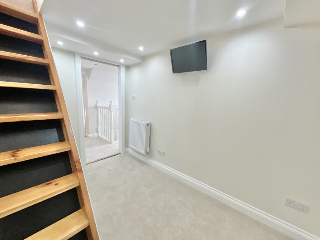 London Road, Knighton, TF9