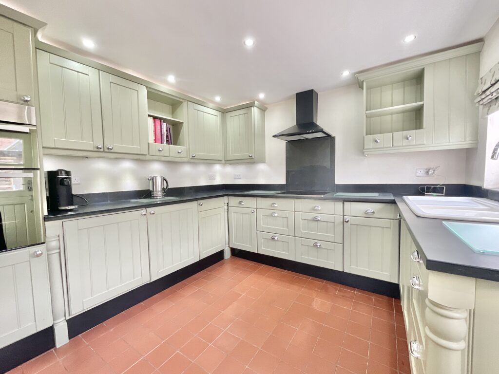 London Road, Knighton, TF9