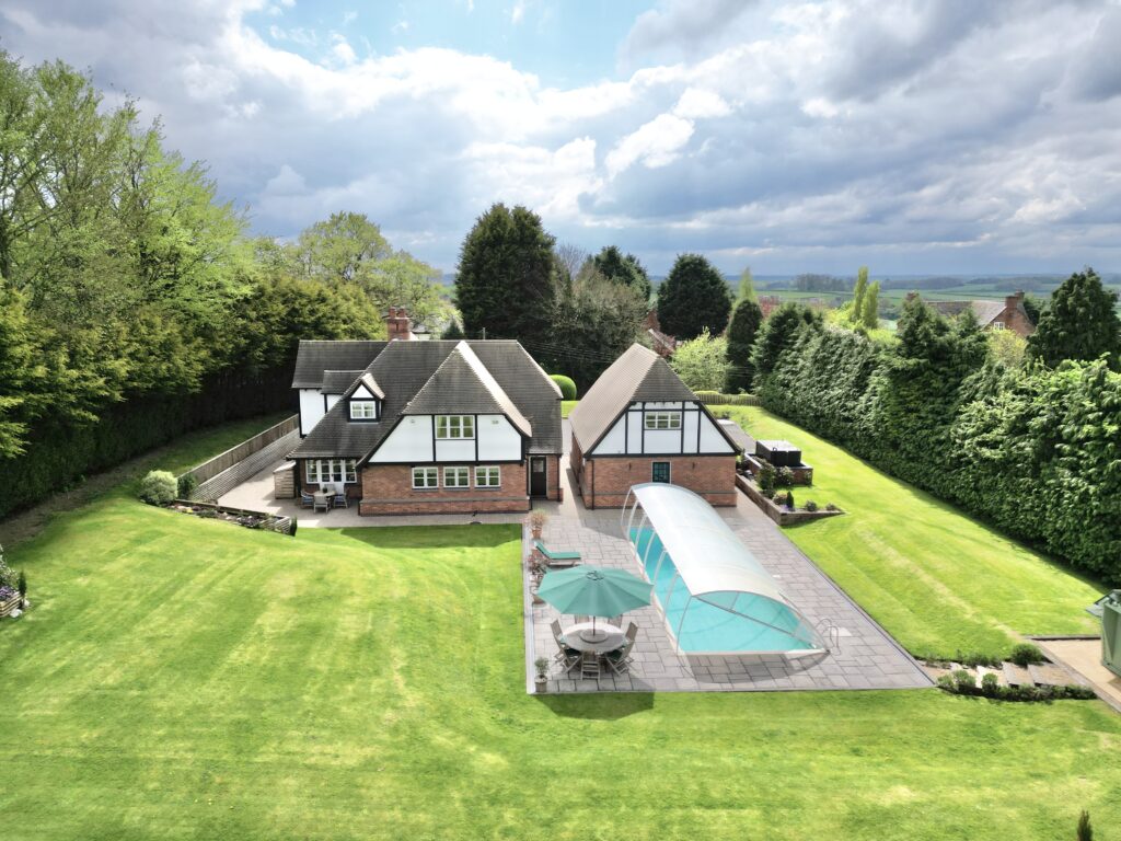 Whitgreave Lane, Whitgreave, ST18