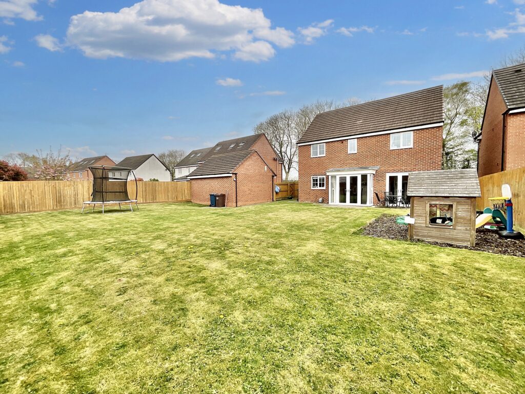 Hollingworth Close, Yarnfield, ST15