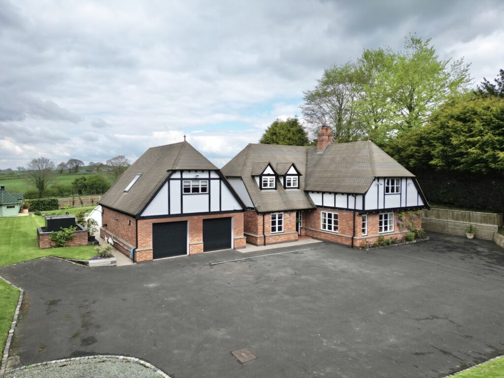 Whitgreave Lane, Whitgreave, ST18