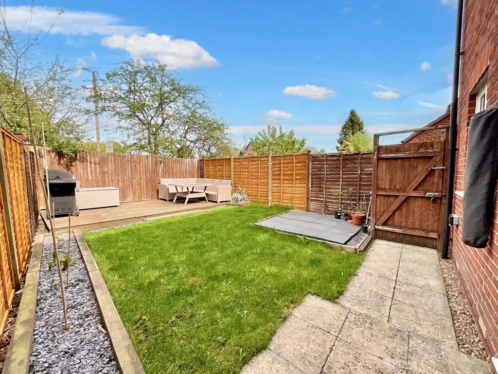 Candler Drive, Stone, ST15