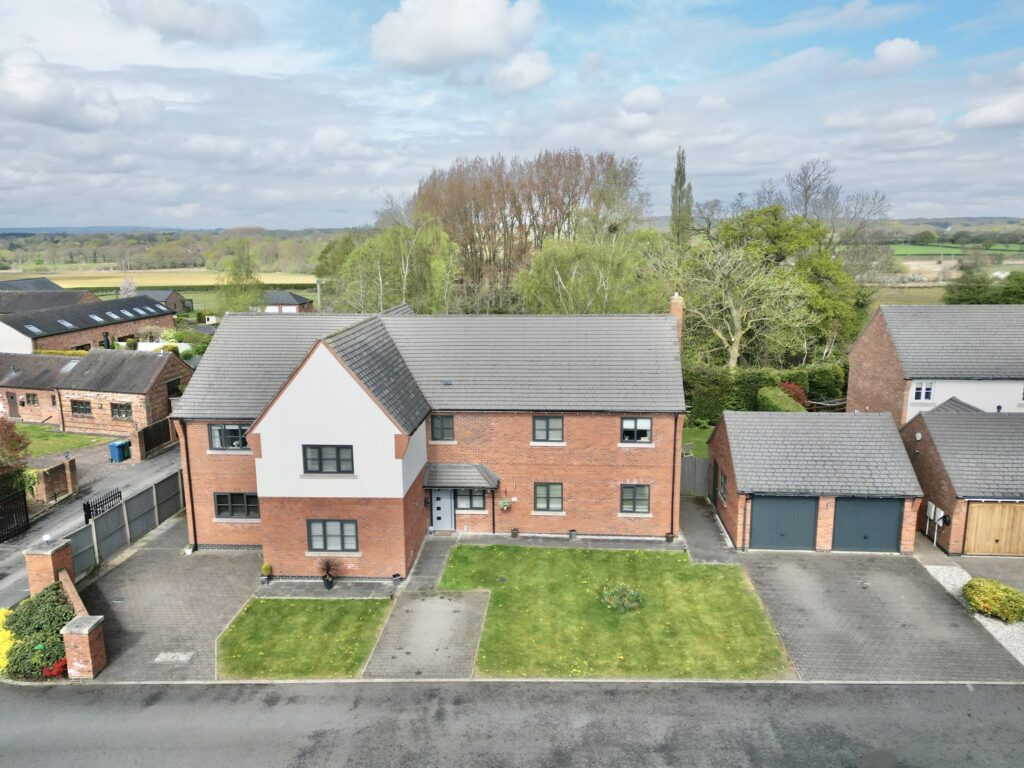 Lakesedge, Stone, ST15