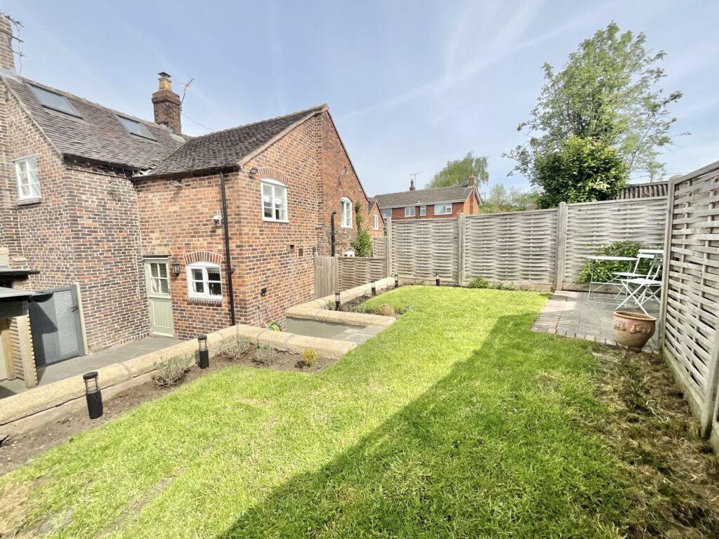 London Road, Knighton, TF9