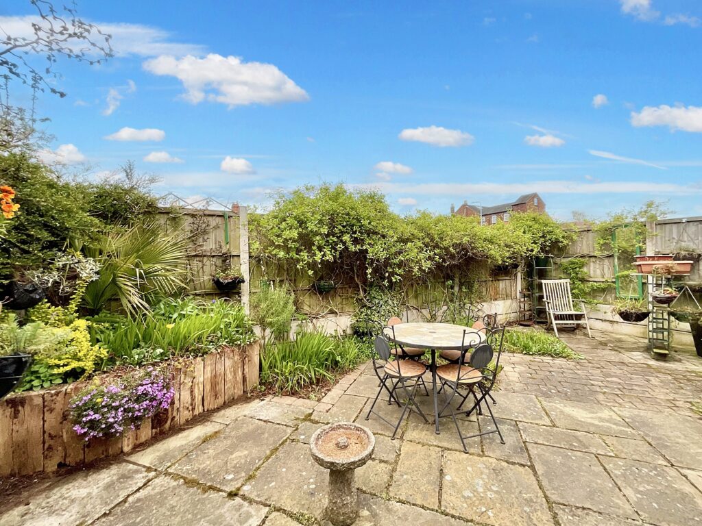 Northesk Street, Stone, ST15