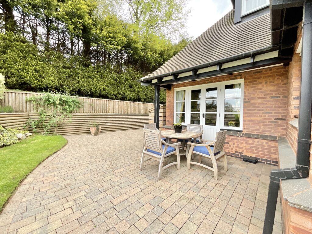 Whitgreave Lane, Whitgreave, ST18