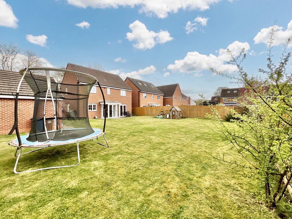 Hollingworth Close, Yarnfield, ST15