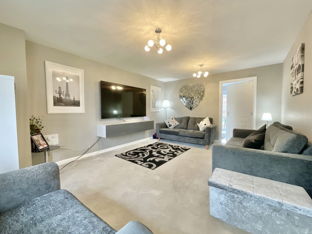 Hollingworth Close, Yarnfield, ST15
