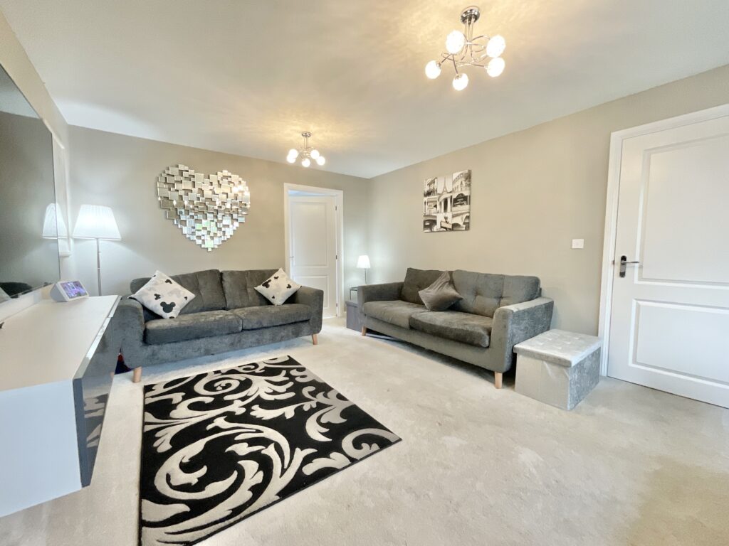 Hollingworth Close, Yarnfield, ST15