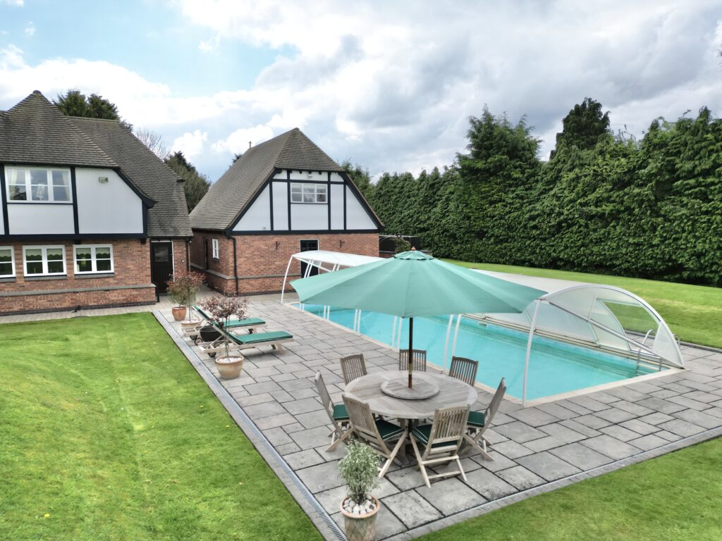 Whitgreave Lane, Whitgreave, ST18
