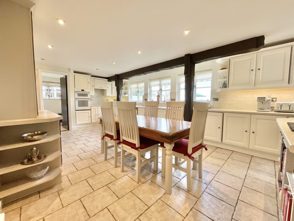 Whitgreave Lane, Whitgreave, ST18