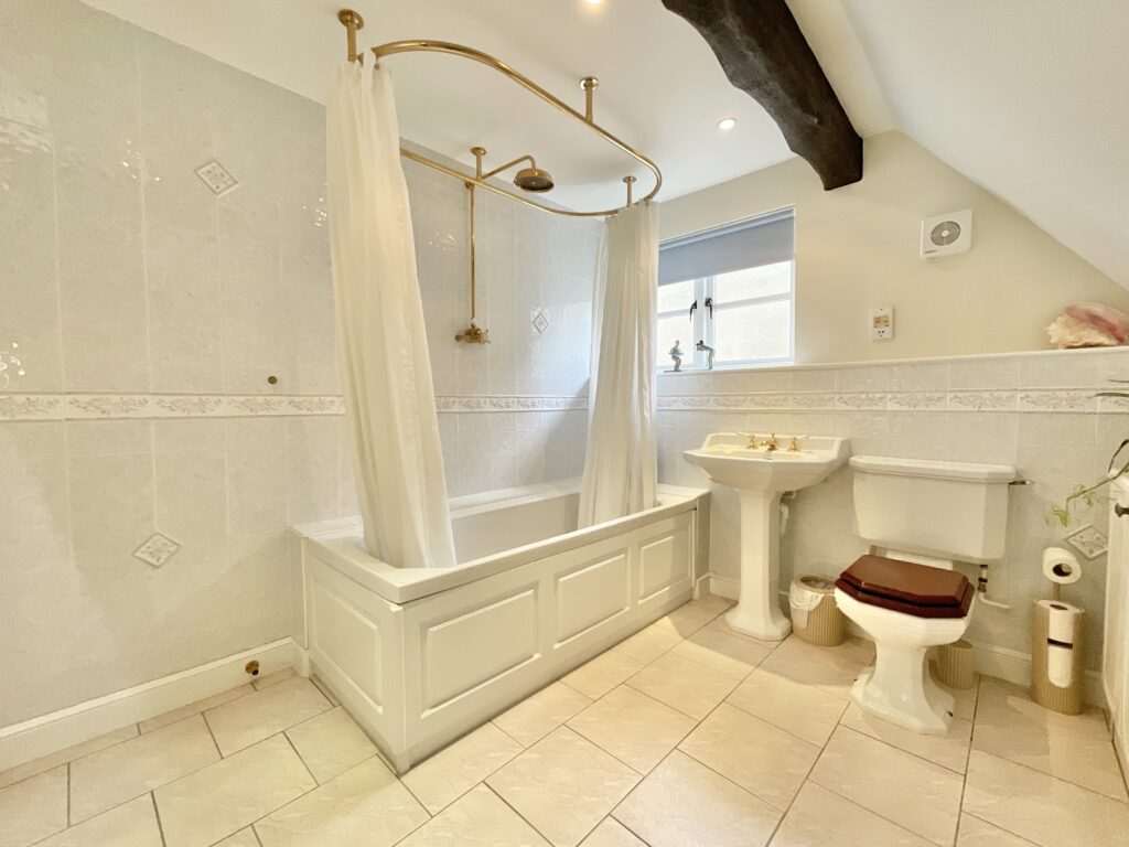 Whitgreave Lane, Whitgreave, ST18