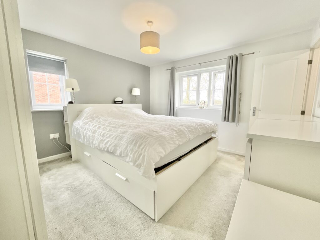 Hollingworth Close, Yarnfield, ST15