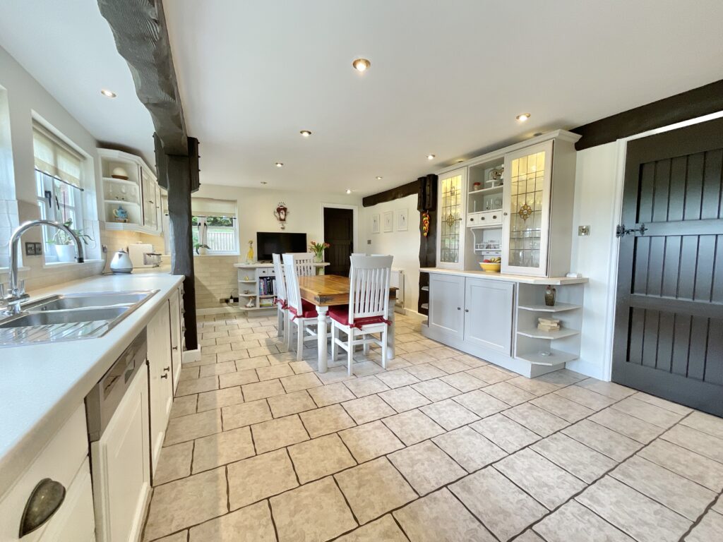 Whitgreave Lane, Whitgreave, ST18
