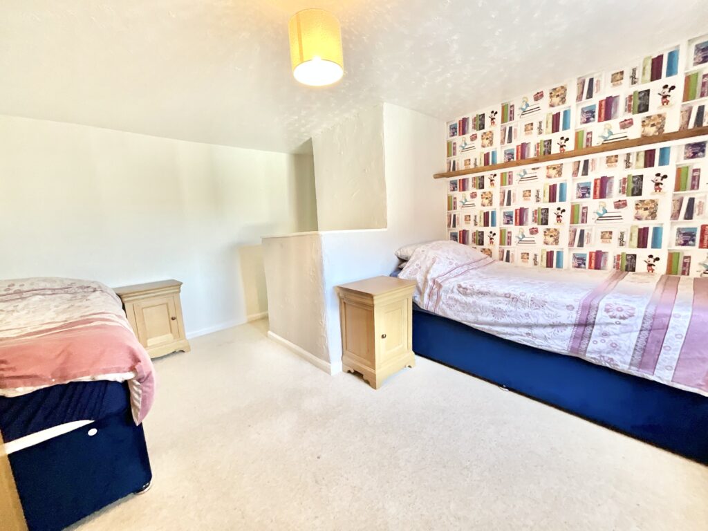 Birchenfields Lane, Dilhorne, ST10
