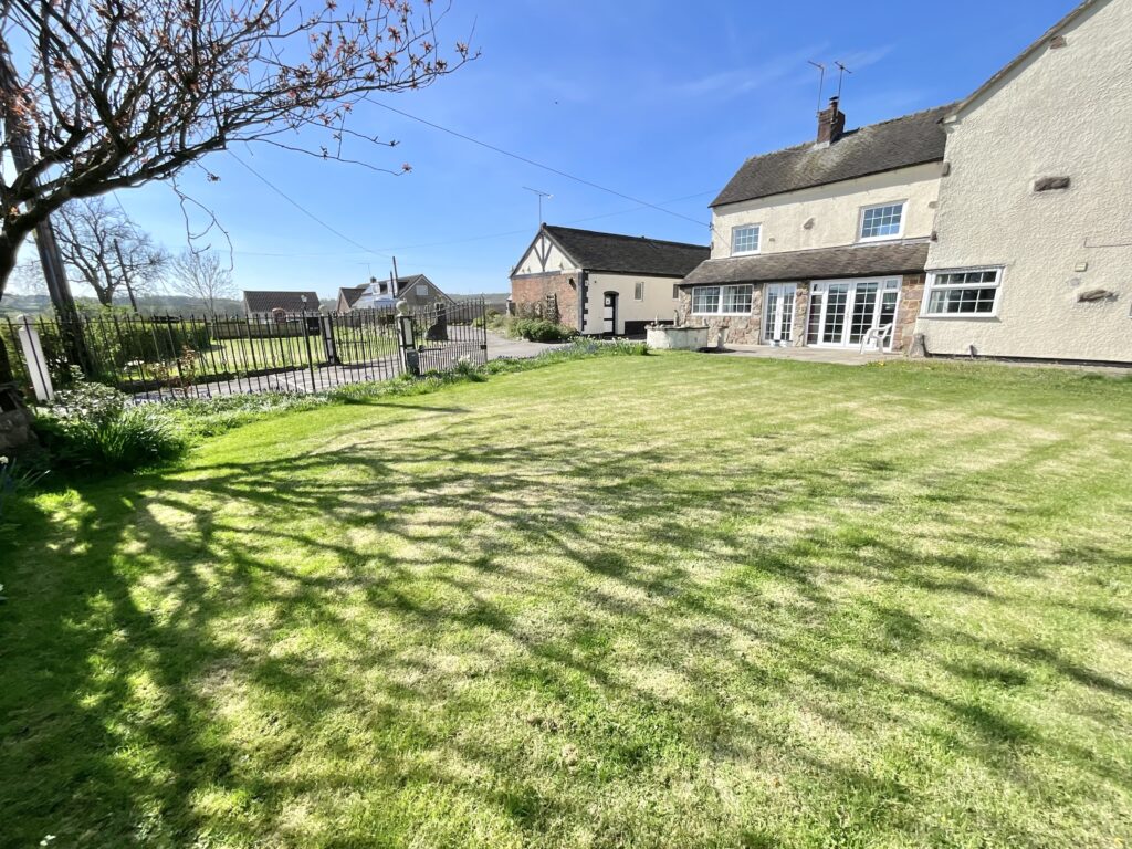 Birchenfields Lane, Dilhorne, ST10
