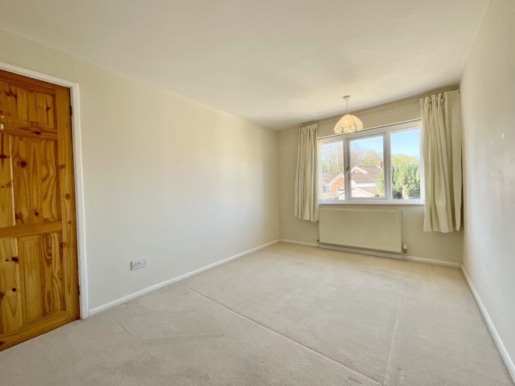 Beacon Rise, Stone, ST15