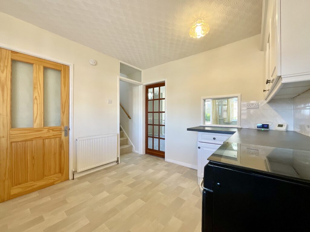 Beacon Rise, Stone, ST15