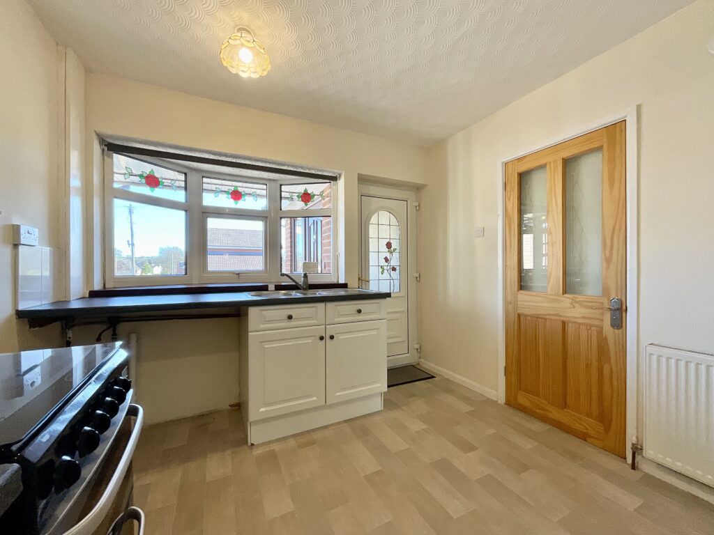 Beacon Rise, Stone, ST15