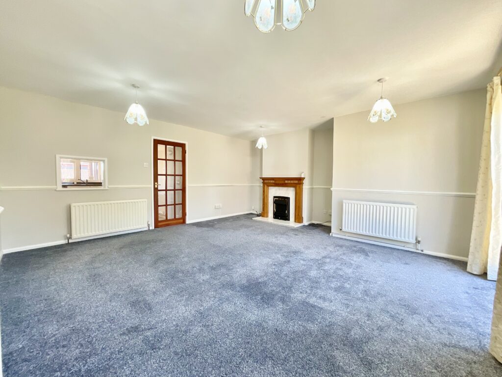 Beacon Rise, Stone, ST15