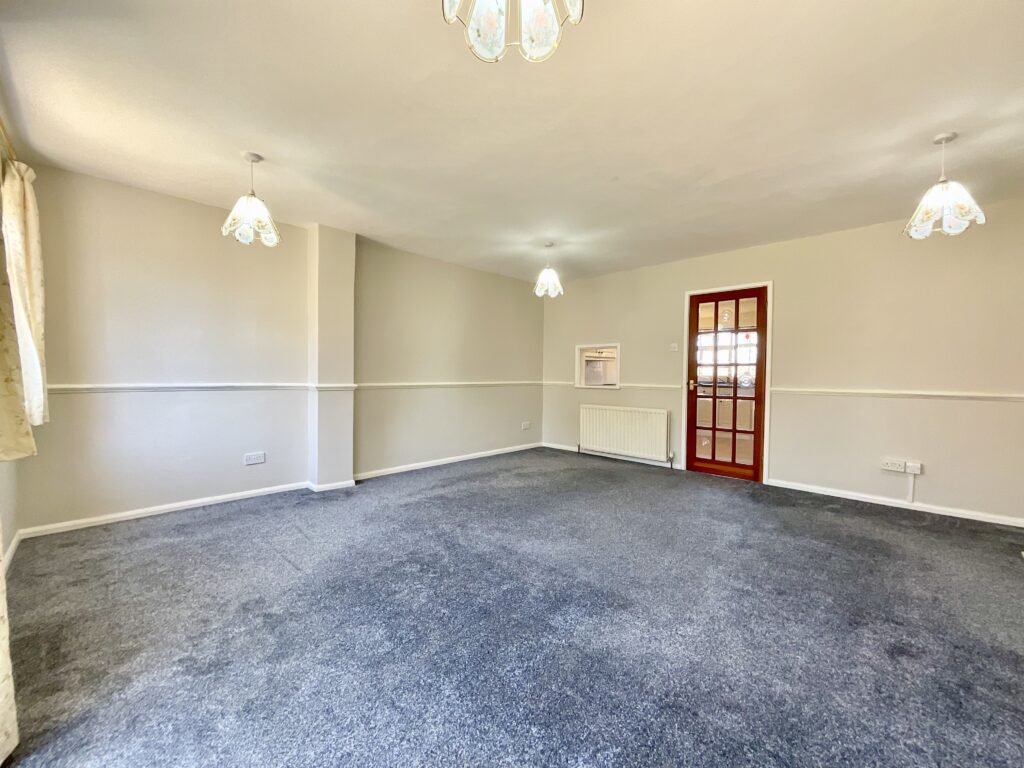 Beacon Rise, Stone, ST15