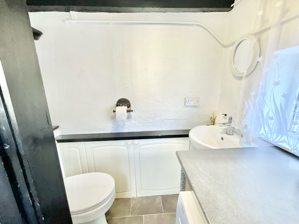 Birchenfields Lane, Dilhorne, ST10