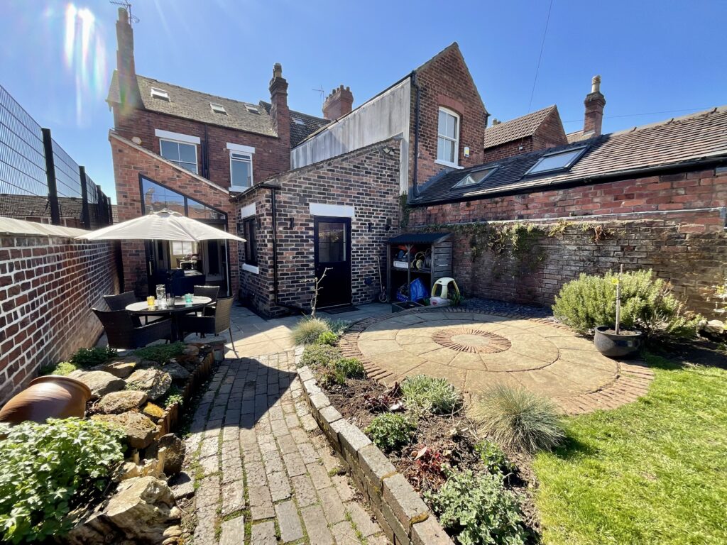 Northesk Street, Stone, ST15