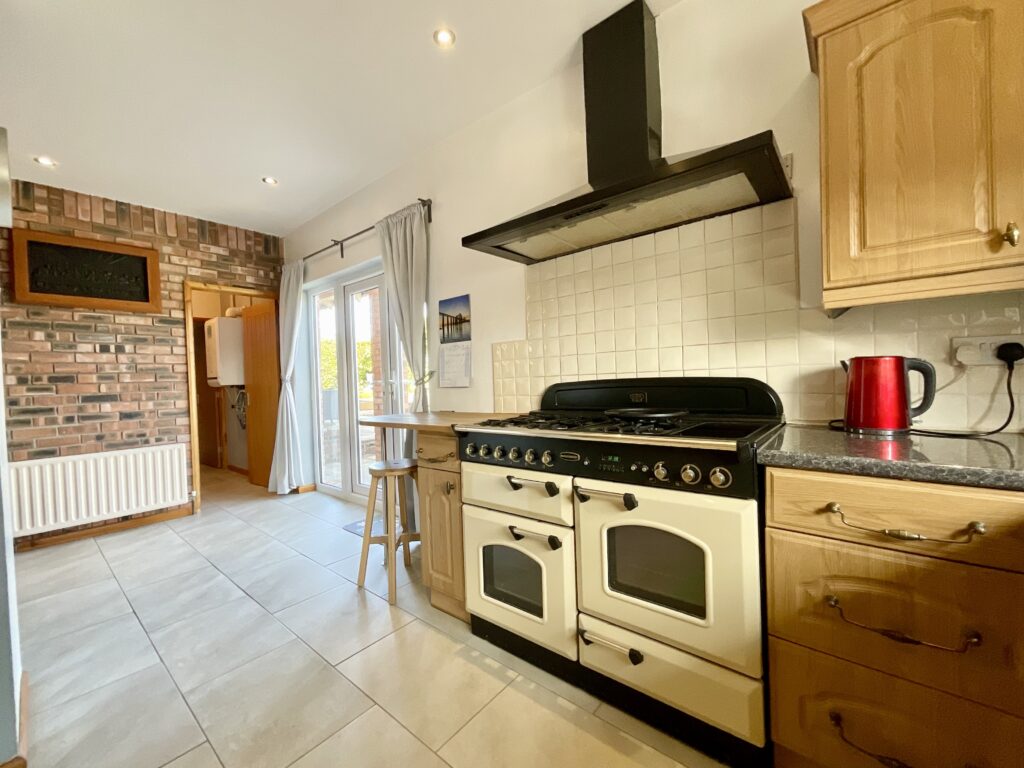 Sandon Road, Hilderstone, ST15
