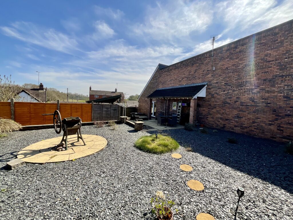 Sandon Road, Hilderstone, ST15