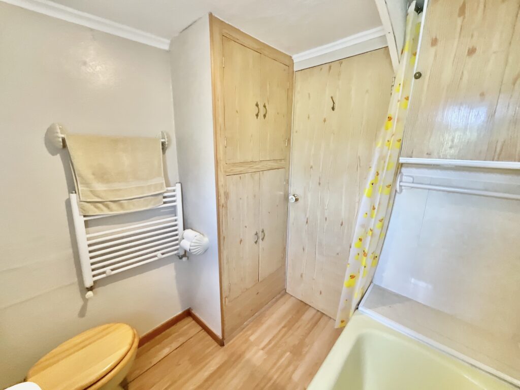 Gallows Green, Alton, ST10