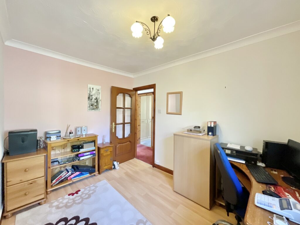 Common Lane, Rough Close, ST3