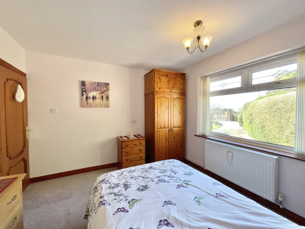 Common Lane, Rough Close, ST3