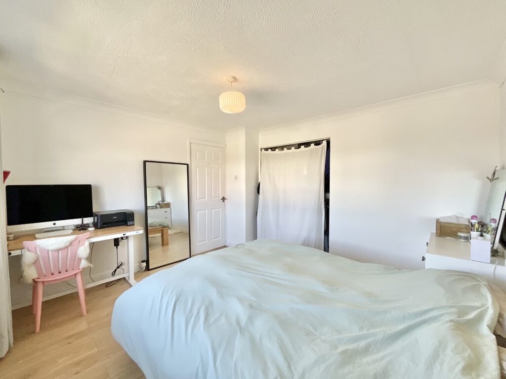 Chessington Crescent, Stoke-On-Trent, ST4
