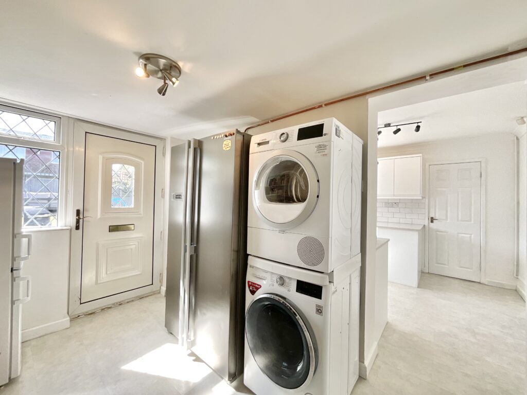 Chessington Crescent, Stoke-On-Trent, ST4