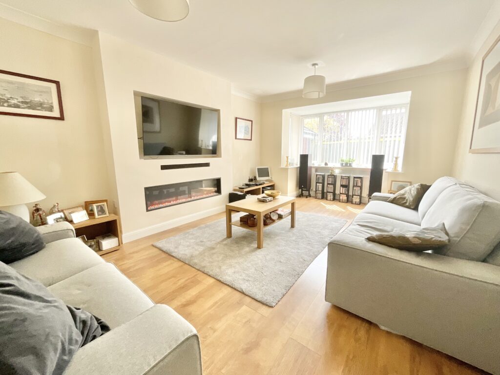 Broomhall Drive, Shavington, CW2