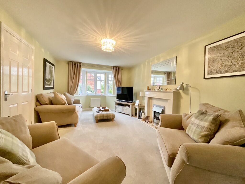 Canalside Close, Nantwich, CW5