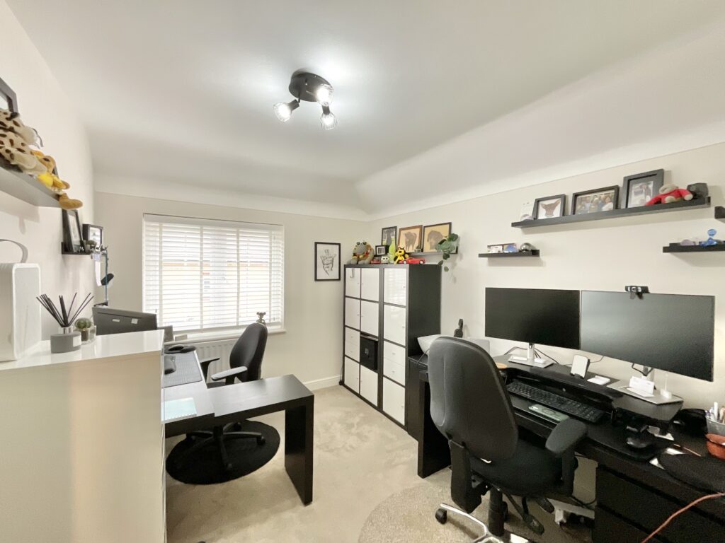 Camp Hill Drive, Henhull, CW5