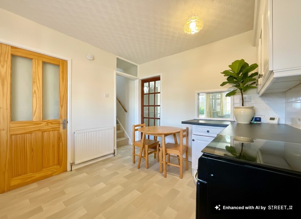 Beacon Rise, Stone, ST15