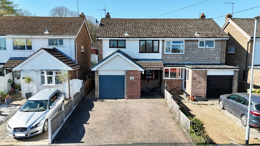 Beacon Rise, Stone, ST15