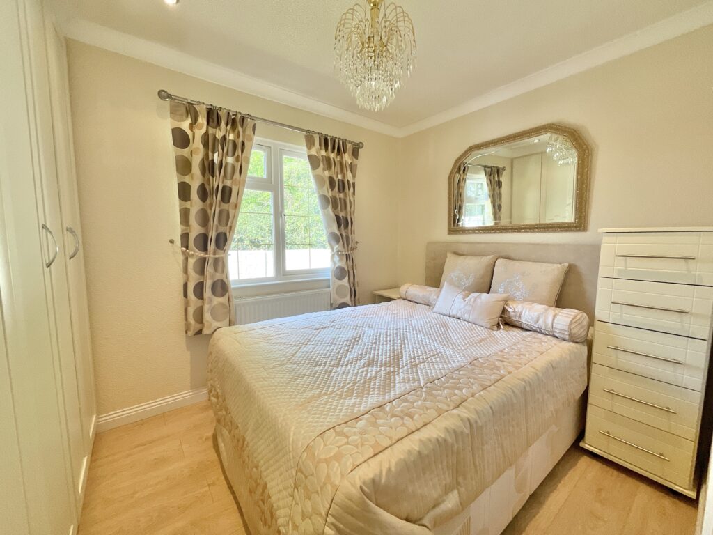 Yarnfield, Stone, ST15