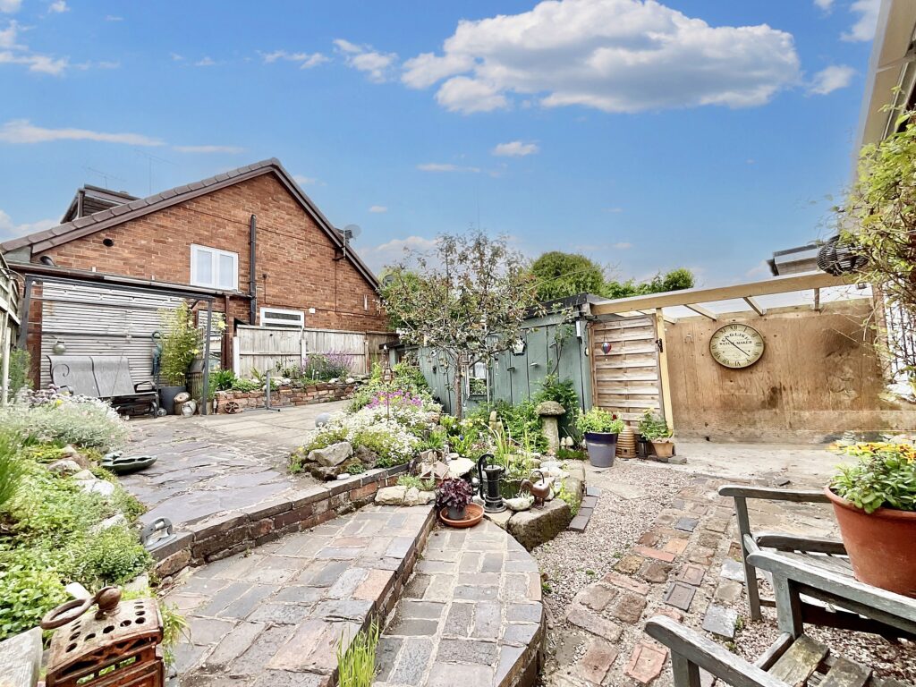 Hawfinch Road, Cheadle, ST10