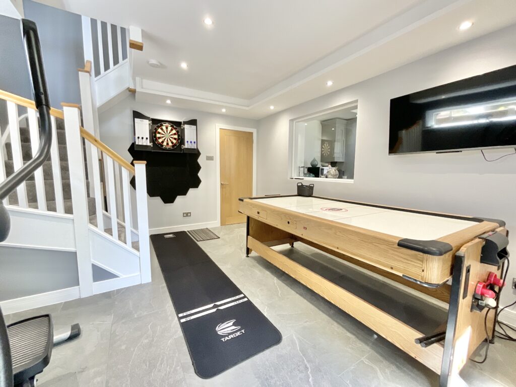 Lakeside Close, Baldwins Gate, ST5