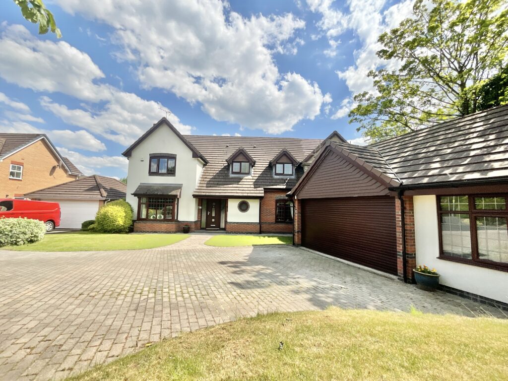 Lakeside Close, Baldwins Gate, ST5