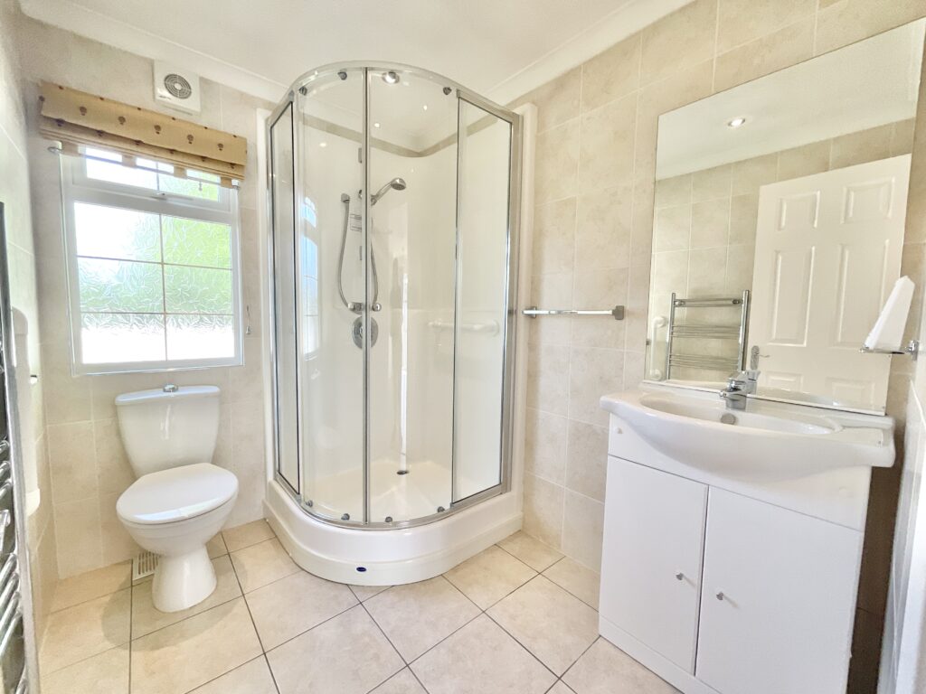 Yarnfield, Stone, ST15