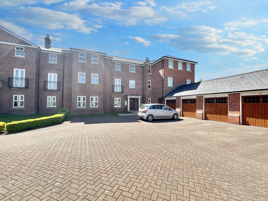 Ashbourne Drive, Weston, CW2