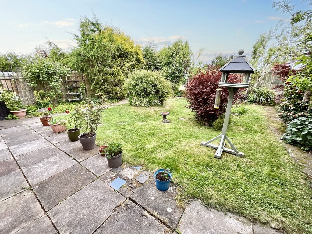 Sidney Drive, Kingsley Holt, ST10