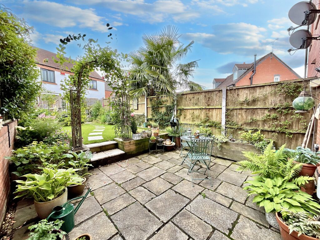 Barnton Edge, Stone, ST15