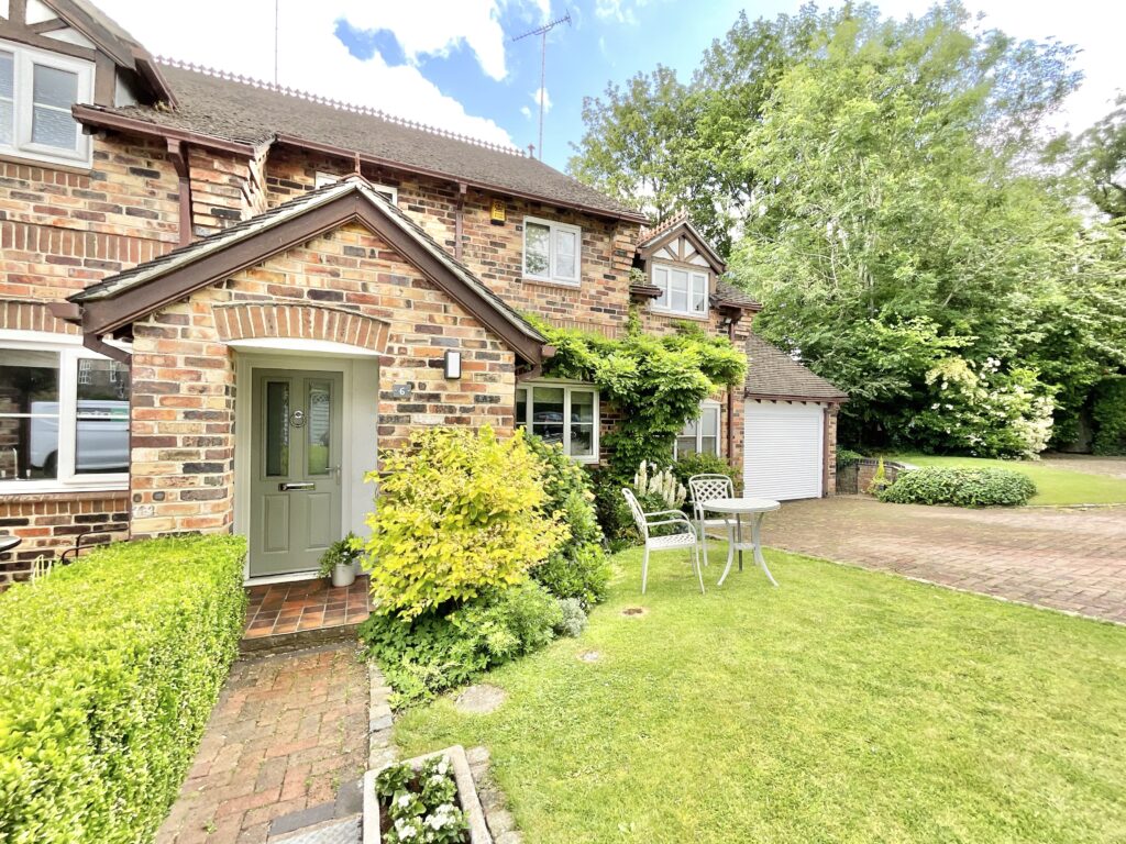 River Lea Mews, Madeley, CW3