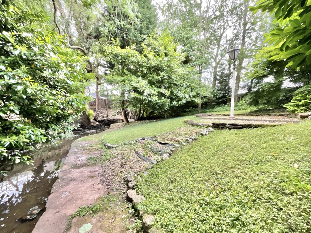 River Lea Mews, Madeley, CW3